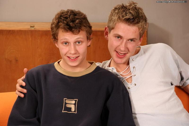 16P Hot gay twinks sucking fucking &amp;amp; cumming on each other