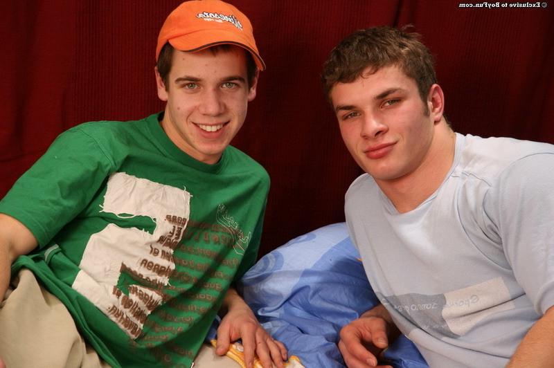 16P Two gay studs one muscle guy &amp;amp; twink having sex