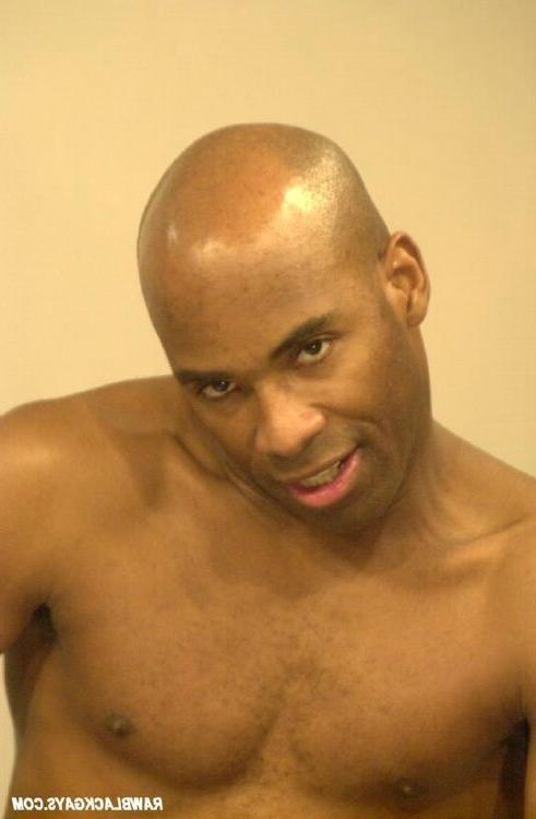 16P Hot raw black gay posing and showing off his perfect body