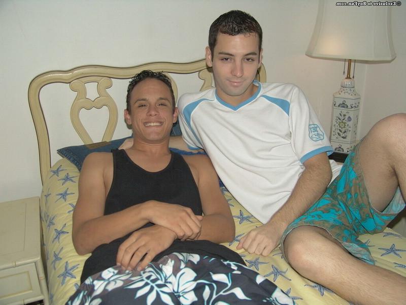 16P Gay twinks couple fucking and sucking on the bed