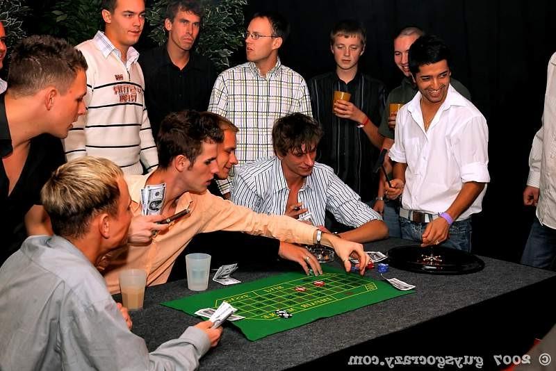 20P Night of gambling soon decays into a gay orgy