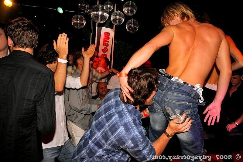 20P Night of gambling soon decays into a gay orgy