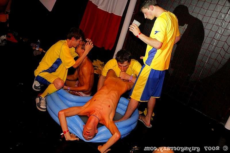 20P Sporty gays fuck as much twinks as they can get