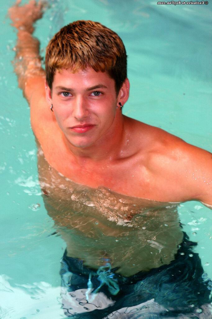 16P Muscle teen boy shows his body and his cock