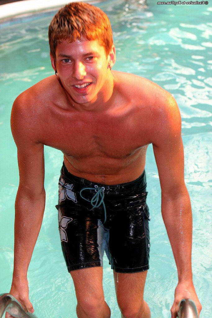 16P Muscle teen boy shows his body and his cock
