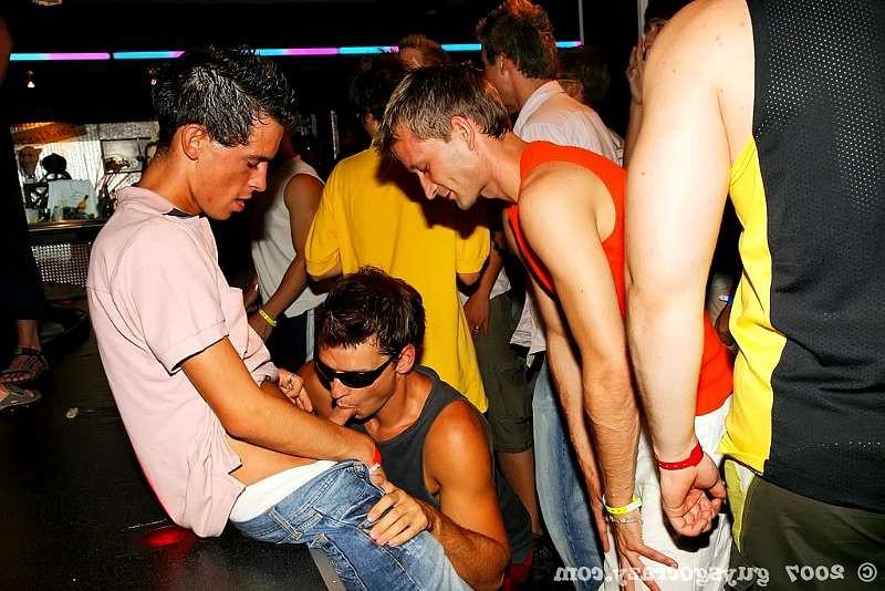 20P Twinks gag while deepthroating hard shafts at a gay meetingpoint