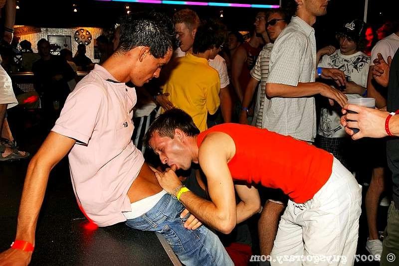 20P Twinks gag while deepthroating hard shafts at a gay meetingpoint