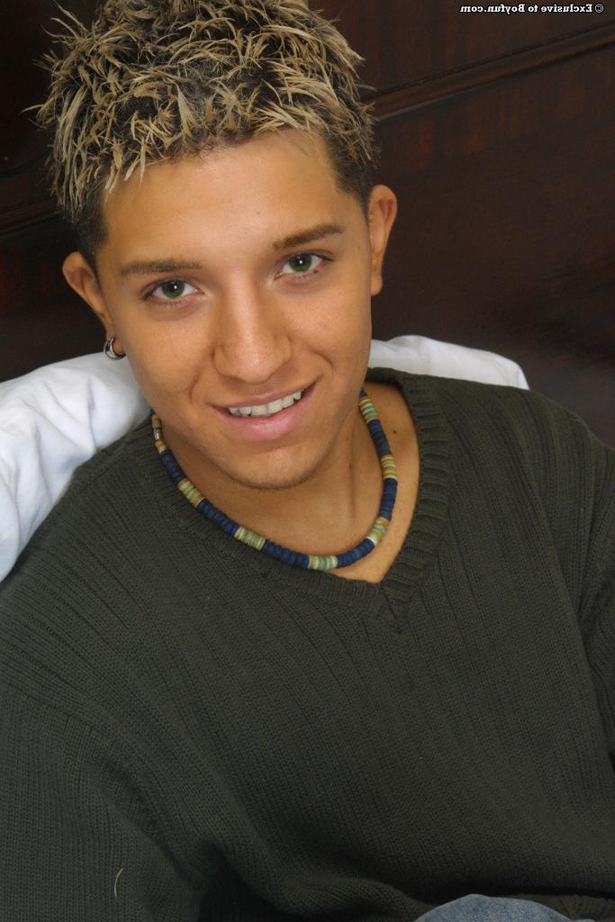 16P Tight gay teenager wanking his loverod and cums