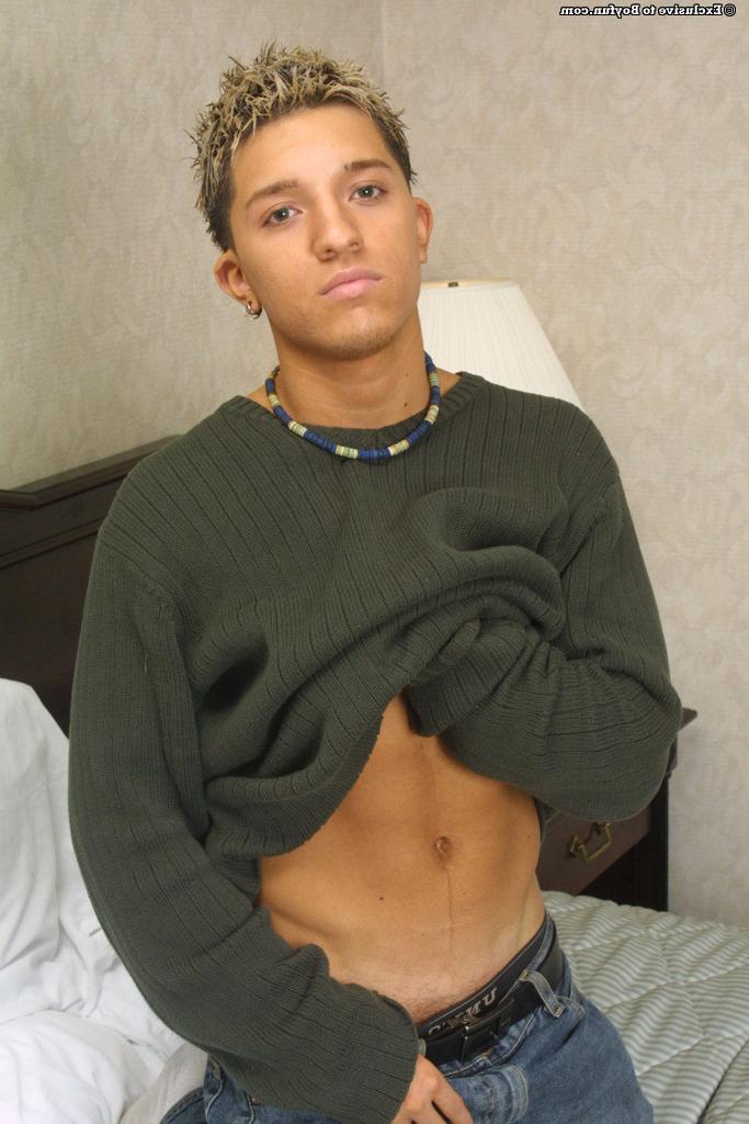16P Tight gay teenager wanking his loverod and cums