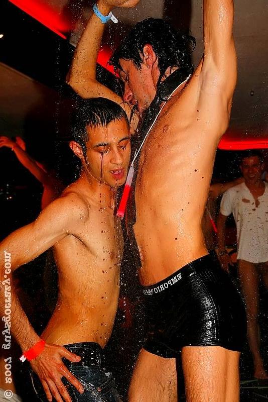 20P Gays getting ass packed with a big dosage of meat