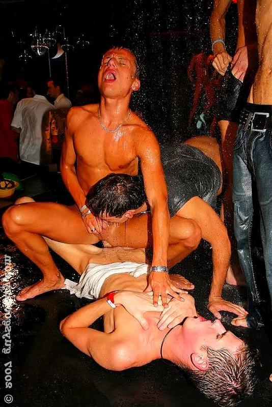 20P Gays are buried deep in eachothers juicy holes
