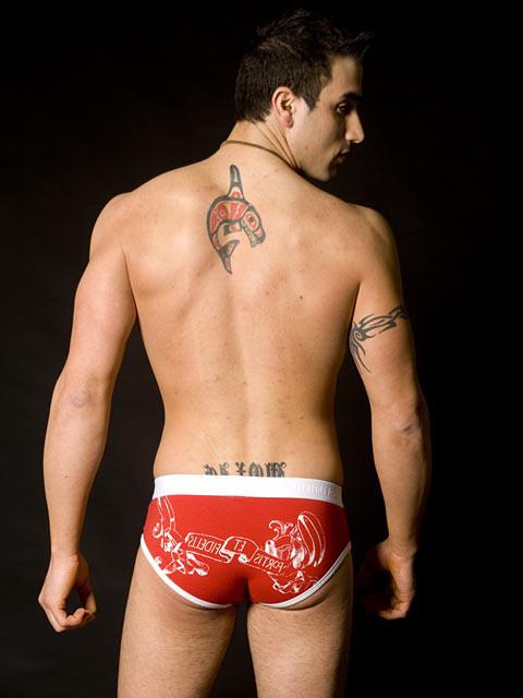 15P Tattooed hunk Spencer stripped