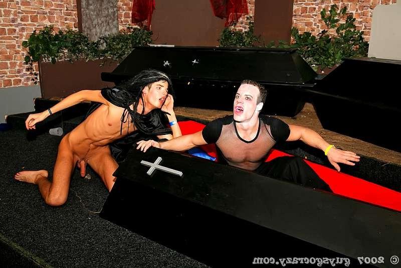 17P Gays spurt deliciously boy spunk on eachother