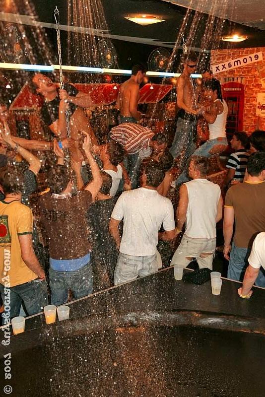 20P Gay men jerk eachother off under a public shower