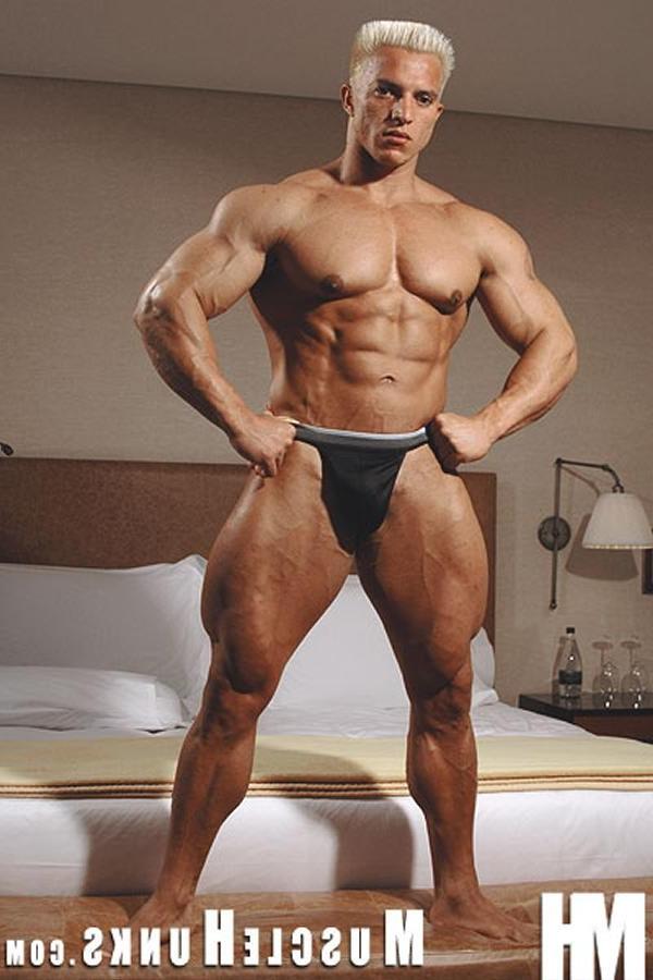 15P Bare Muscle Hunk