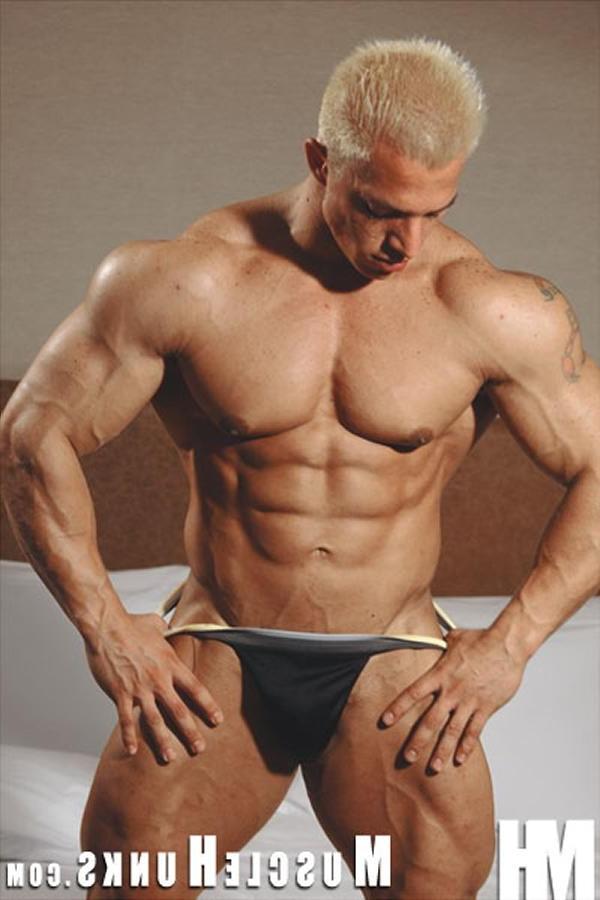 15P Bare Muscle Hunk