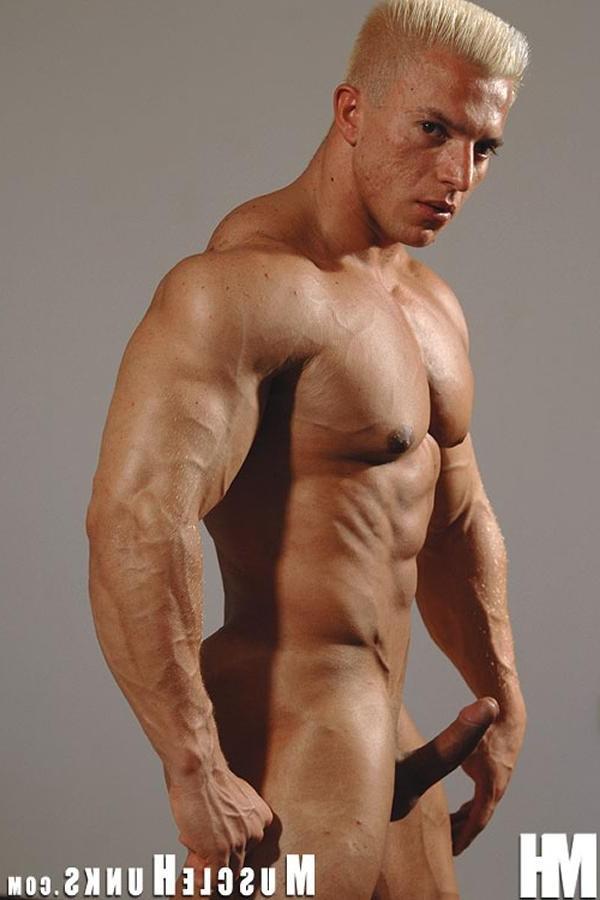 15P Bare Muscle Hunk