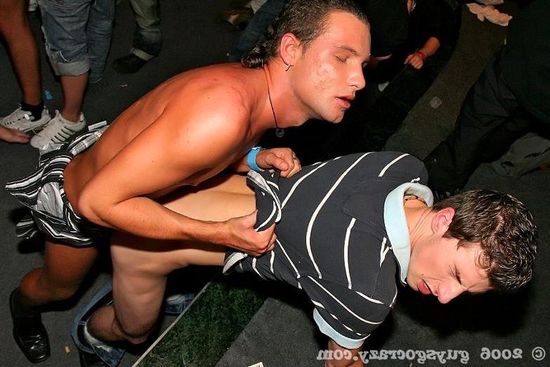19P Hung guys fucked brainless at cumsplattering gay shagathon