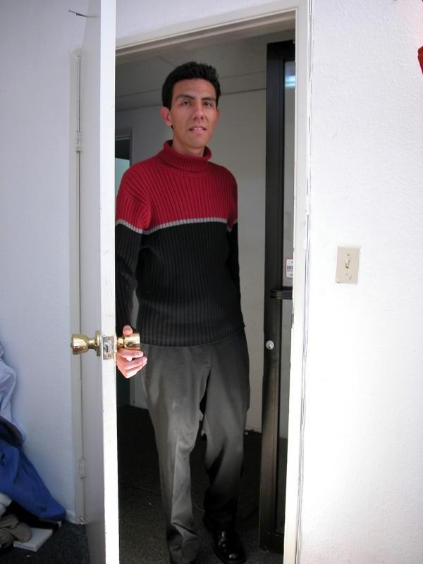 20P Latino hunk poses naked
