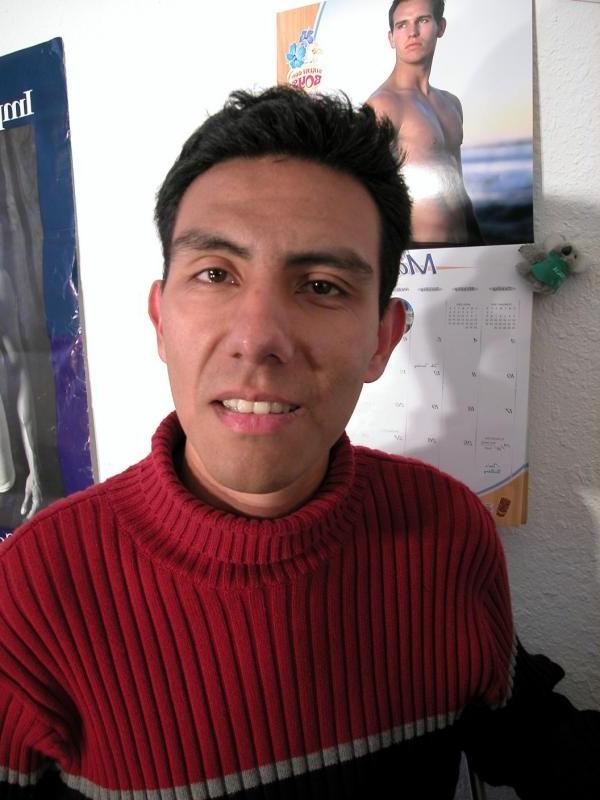 20P Latino hunk poses naked
