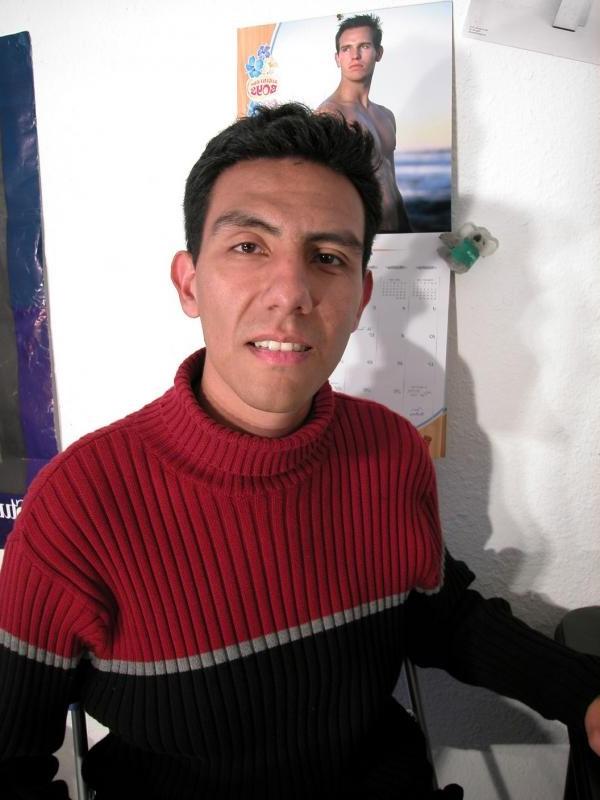 20P Latino hunk poses naked