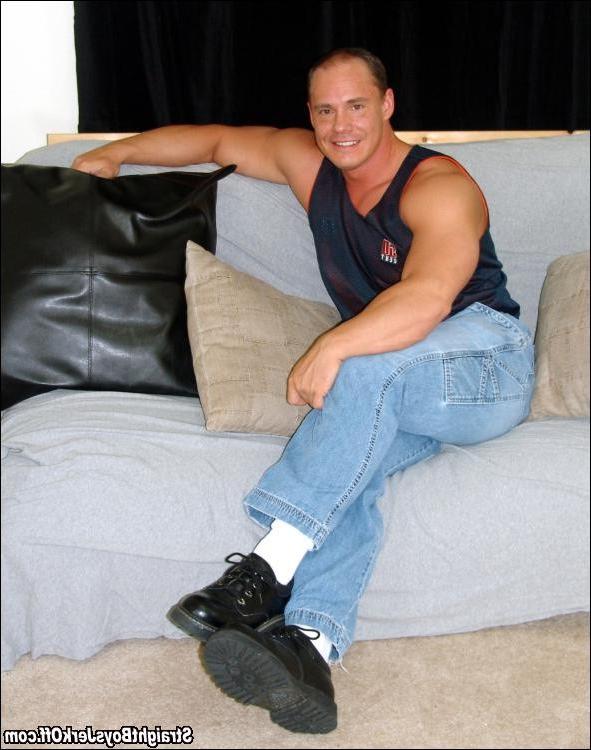 16P muscle brazen dude jerk off his hungry cock private