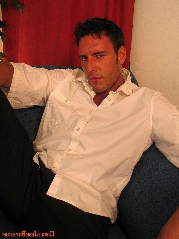 20P Sexy straight hunk yanks cock