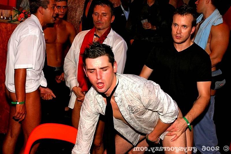 20P At a massive orgy twinks stroking strippers big cocks for sperm