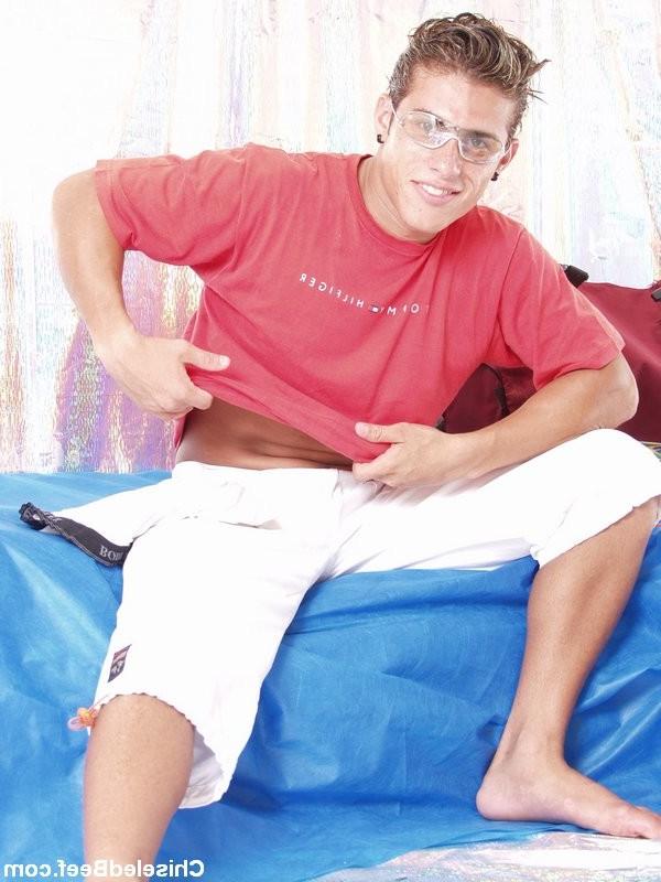 12P A pretty face gay showing off his nice body and big meaty cock
