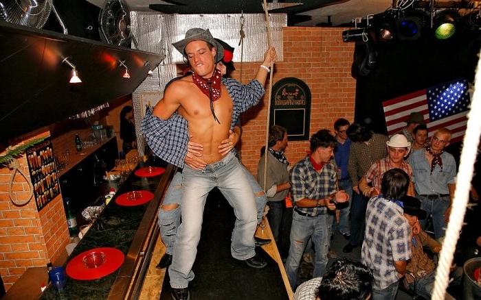 15P hard bodies and hard cocks in this gay orgy