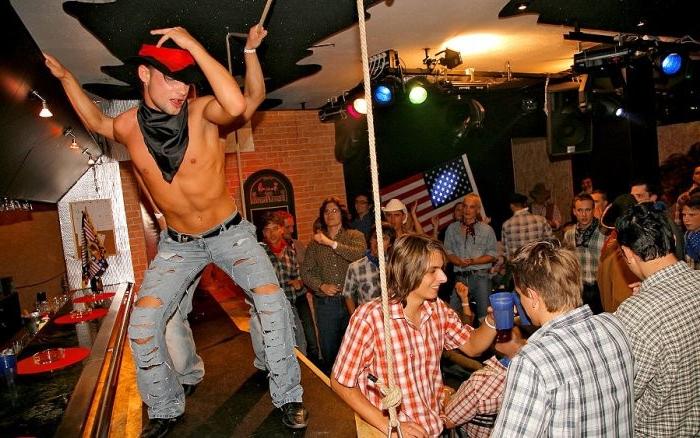 15P hard bodies and hard cocks in this gay orgy