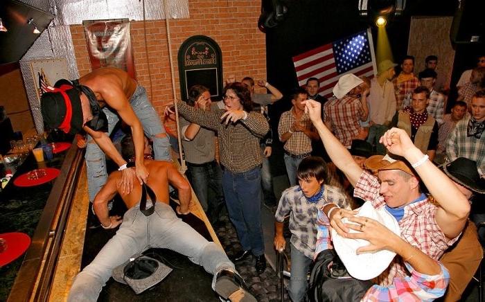 15P hard bodies and hard cocks in this gay orgy