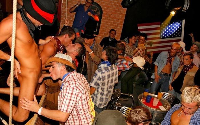 15P hard bodies and hard cocks in this gay orgy
