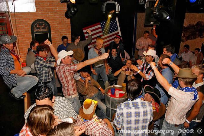 16P giant gay group orgy fuckfest at this wild party
