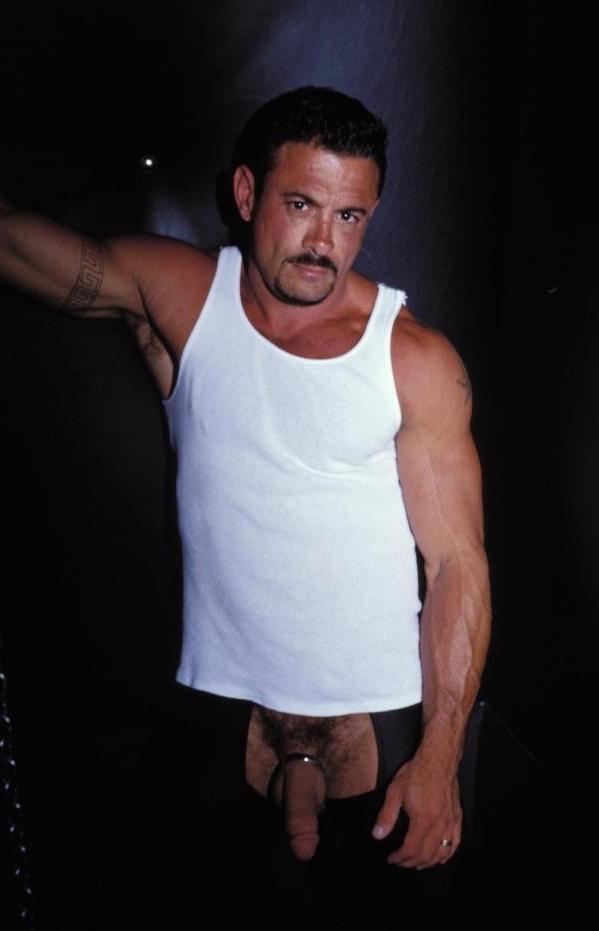 20P Naked hung mature gay man
