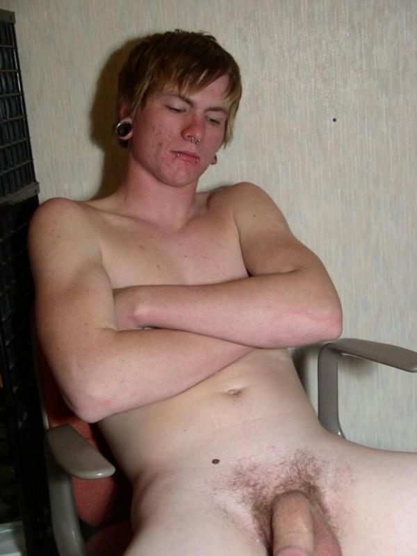15P Straight hunk yanks big cock