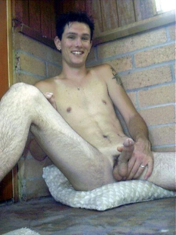 16P spicy twink posing naked and show his huge cock