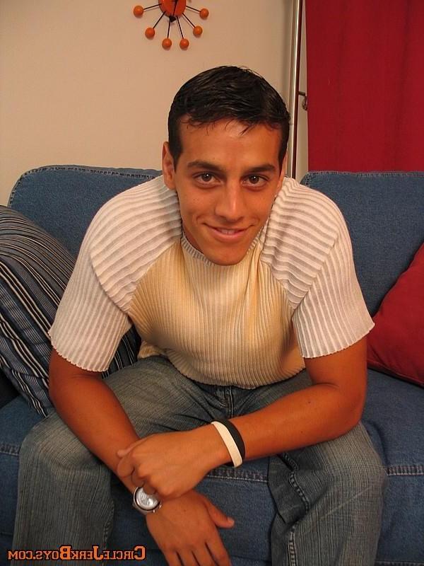 15P hung straight dude yanks cock