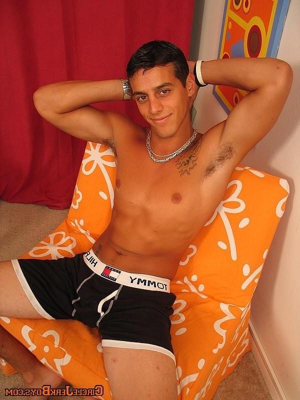 15P hung straight dude yanks cock
