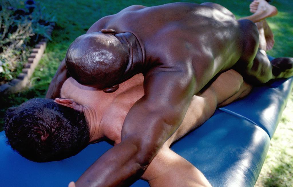 20P Horny outdoor ebony gay loves sucking a hard white cock