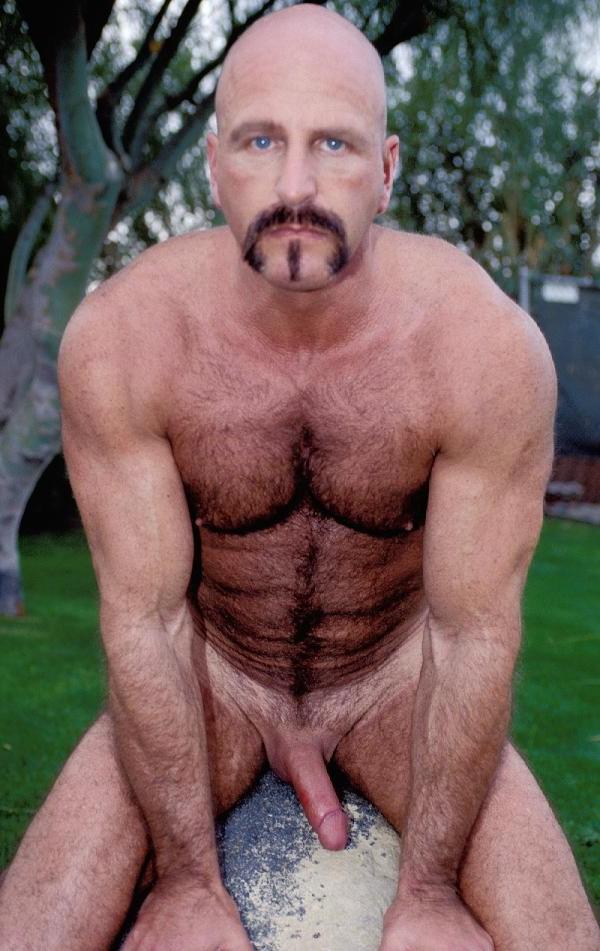 20P Nude mature man