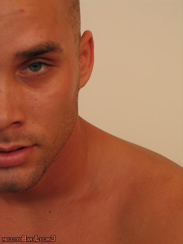 20P Amateur straight dude yanks cock