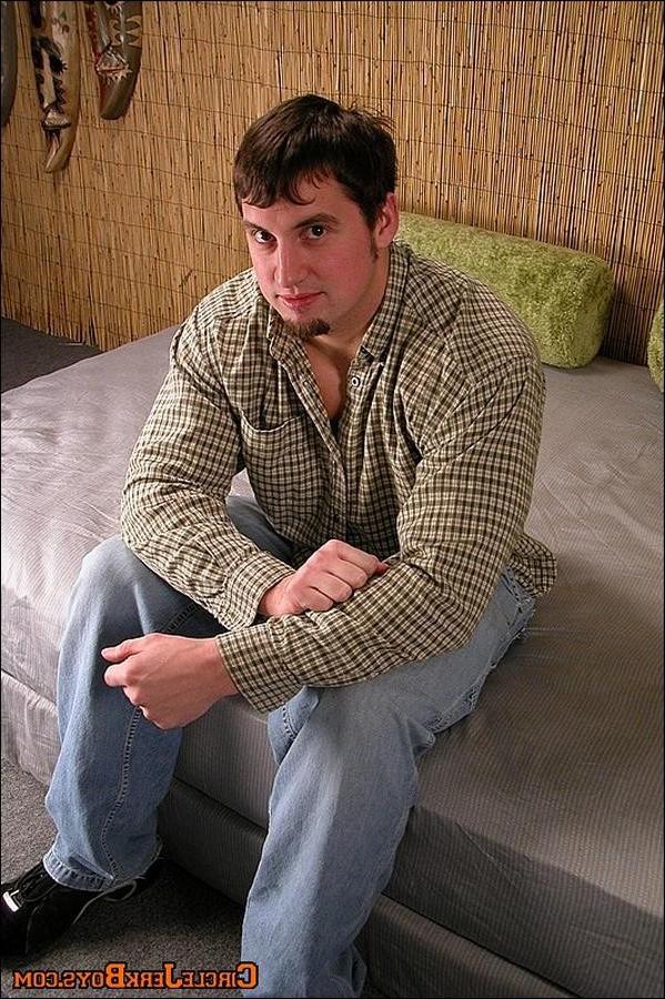 20P Amateur straight stud yanks cock