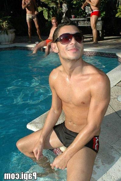 13P Sexy Gay Boys Know How To Party