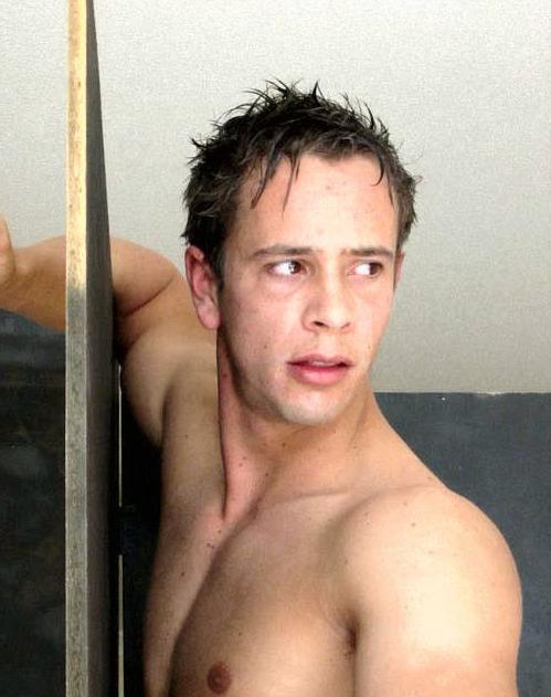 16P Gay guys sucking jocks through a hole in the wall