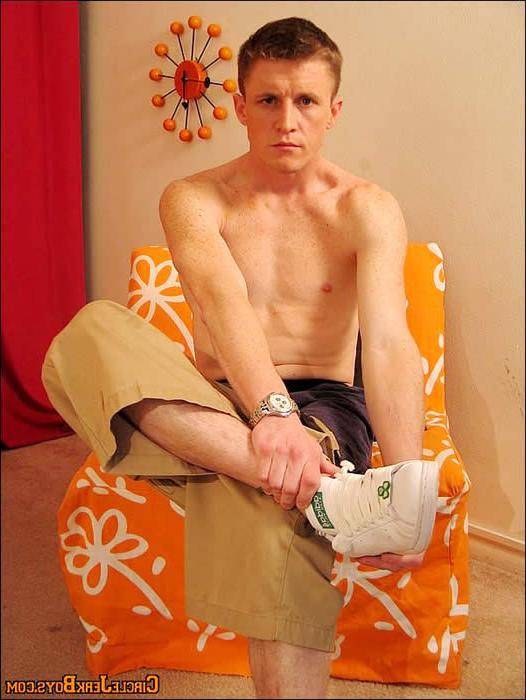 15P Amateur gay stud undressing