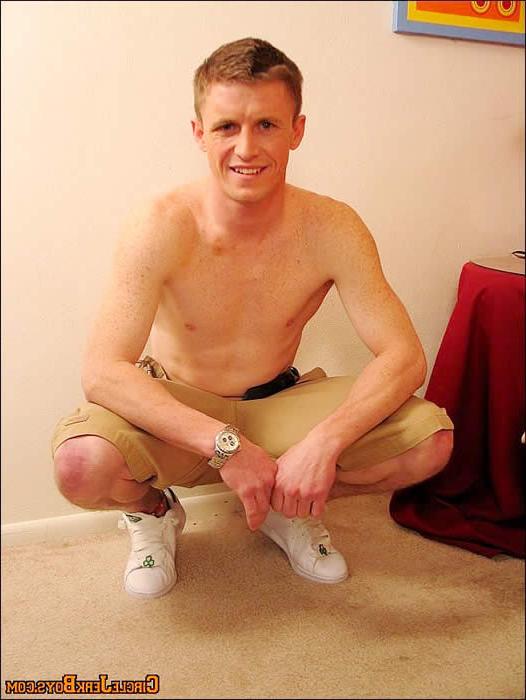 15P Amateur gay stud undressing
