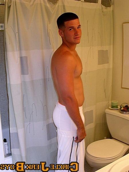 14P Hunk fresh out of the shower