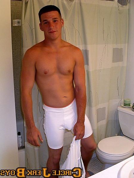 14P Hunk fresh out of the shower