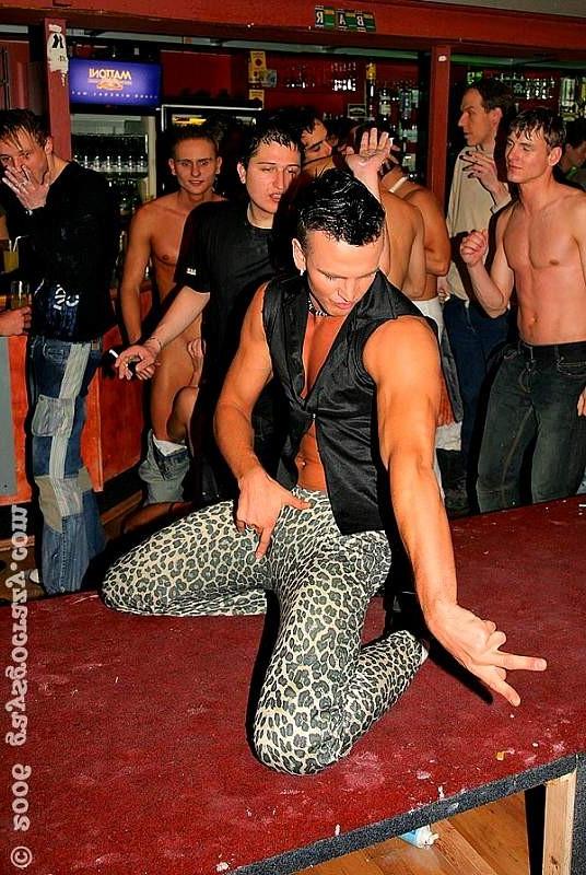 20P Guys sucking and fucking at a wild crazy gay orgy